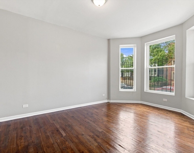 6401 S Maryland Avenue - Photo Thumbnail 4