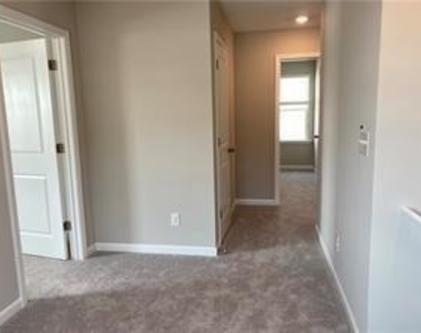 118 Wynn Way - Photo Thumbnail 10