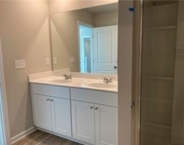 118 Wynn Way - Photo Thumbnail 8