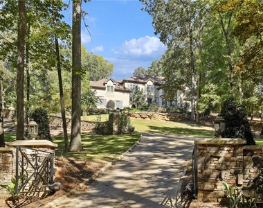 1965 W Wesley Road Nw - Photo Thumbnail 4