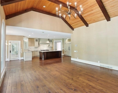 1965 W Wesley Road Nw - Photo Thumbnail 17