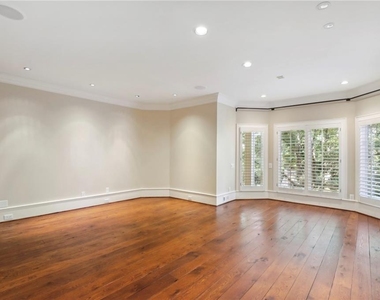 1965 W Wesley Road Nw - Photo Thumbnail 23