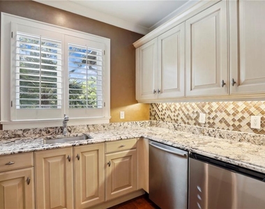 1965 W Wesley Road Nw - Photo Thumbnail 22