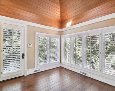 1965 W Wesley Road Nw - Photo Thumbnail 20