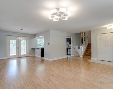 4470 Capstan Drive - Photo Thumbnail 14