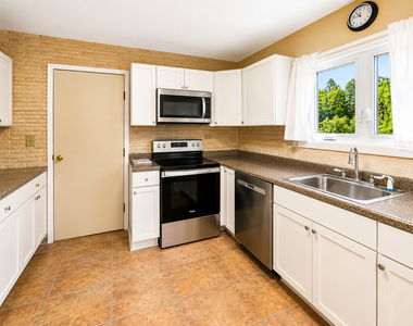 1329 Elm Drive - Photo Thumbnail 6