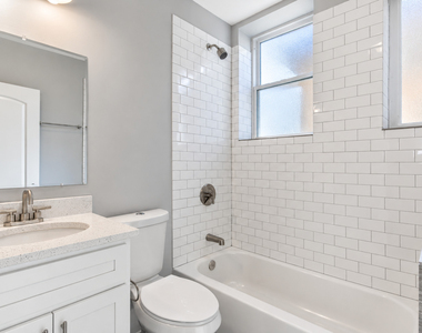2117 W 18th Street - Photo Thumbnail 3