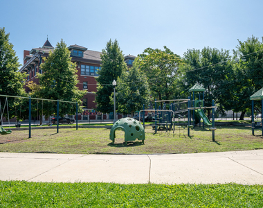 2337 W Maypole Avenue - Photo Thumbnail 16