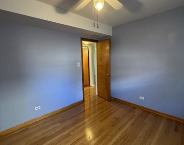 2023 W Balmoral Avenue - Photo Thumbnail 7