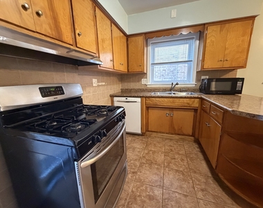2023 W Balmoral Avenue - Photo Thumbnail 16