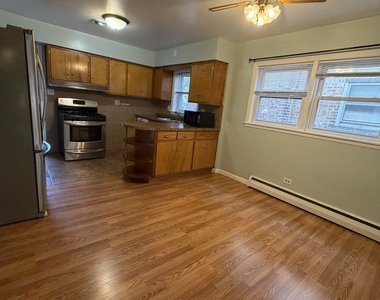 2023 W Balmoral Avenue - Photo Thumbnail 14