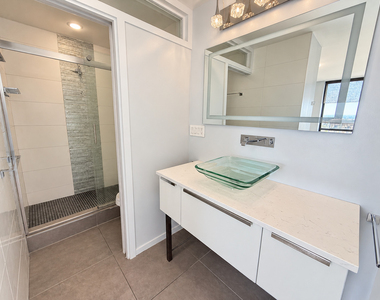 1660 N La Salle Drive - Photo Thumbnail 12
