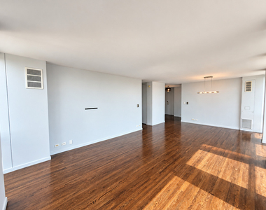 1660 N La Salle Drive - Photo Thumbnail 6