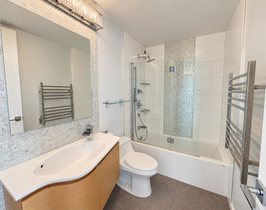 1660 N La Salle Drive - Photo Thumbnail 16