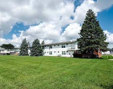 575 Berry Avenue - Photo Thumbnail 7