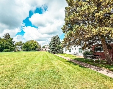 575 Berry Avenue - Photo Thumbnail 8