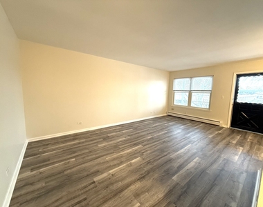 575 Berry Avenue - Photo Thumbnail 2