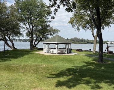 561 Marina Street - Photo Thumbnail 5