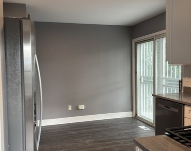 1013 W Briarcliff Road - Photo Thumbnail 14