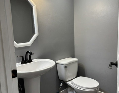 1013 W Briarcliff Road - Photo Thumbnail 19