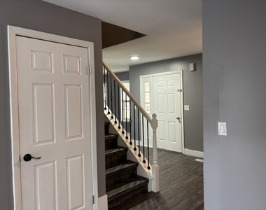 1013 W Briarcliff Road - Photo Thumbnail 11