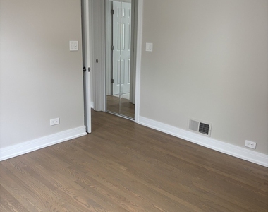 5115 N Mobile Avenue - Photo Thumbnail 10