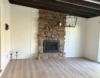 5115 N Mobile Avenue - Photo Thumbnail 6