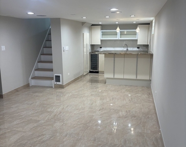 5115 N Mobile Avenue - Photo Thumbnail 20