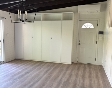 5115 N Mobile Avenue - Photo Thumbnail 7