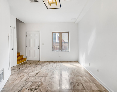3262 W Armitage Avenue - Photo Thumbnail 4
