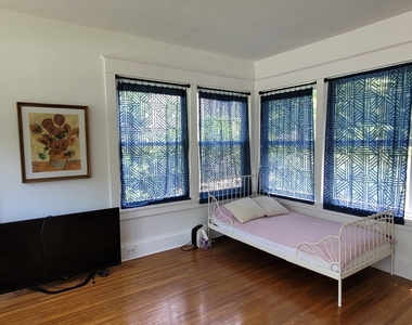 1313 E Washington Street - Photo Thumbnail 6