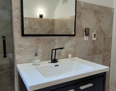 1313 E Washington Street - Photo Thumbnail 13