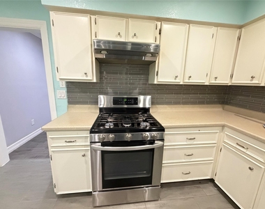 5231 Leeland Street - Photo Thumbnail 17