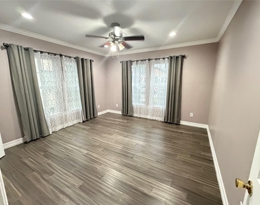 5231 Leeland Street - Photo Thumbnail 9