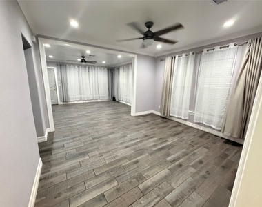 5231 Leeland Street - Photo Thumbnail 7