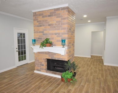 18058 Brooknoll Drive - Photo Thumbnail 15
