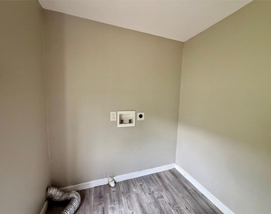 6905 Speaker Street - Photo Thumbnail 20