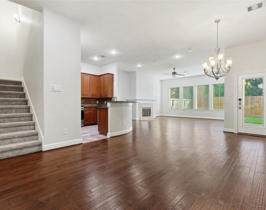 5166 Oasis Park - Photo Thumbnail 2