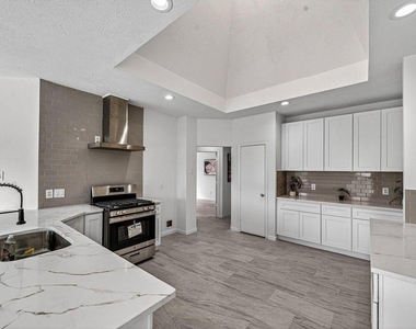 16119 Mission Glen Drive - Photo Thumbnail 16