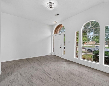 16119 Mission Glen Drive - Photo Thumbnail 5