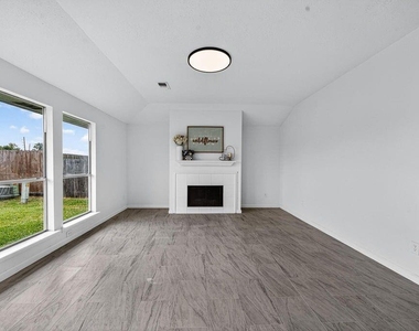 16119 Mission Glen Drive - Photo Thumbnail 12
