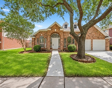 16119 Mission Glen Drive - Photo Thumbnail 2