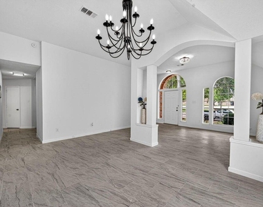 16119 Mission Glen Drive - Photo Thumbnail 7