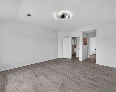 16119 Mission Glen Drive - Photo Thumbnail 19