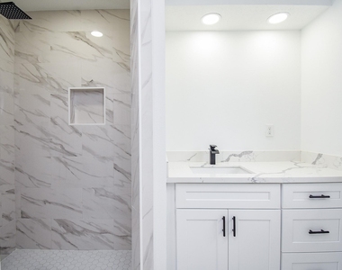 1815 Mustang Springs Drive - Photo Thumbnail 28