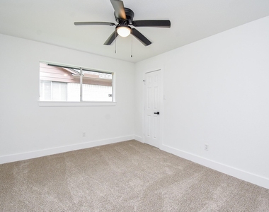 1815 Mustang Springs Drive - Photo Thumbnail 24
