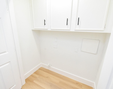 1815 Mustang Springs Drive - Photo Thumbnail 25