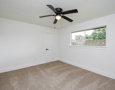 1815 Mustang Springs Drive - Photo Thumbnail 26