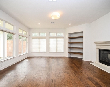 2826 Tudor Manor - Photo Thumbnail 7