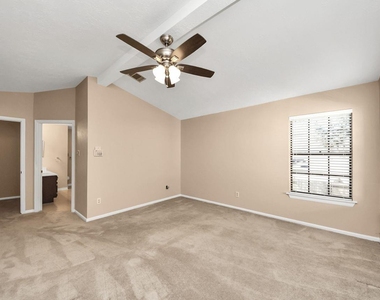 7607 Plumtree Forest Cir Circle - Photo Thumbnail 18